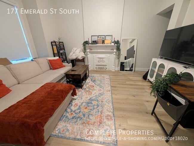 Building Photo - Modern and beautifully finished 1-bedroom,...