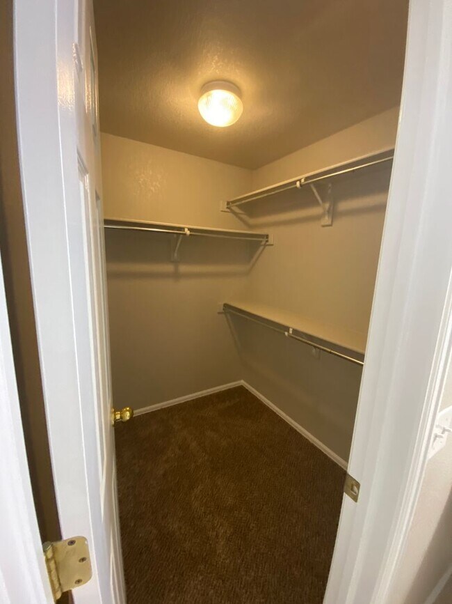 Building Photo - Stetson Hills 3 bedroom House