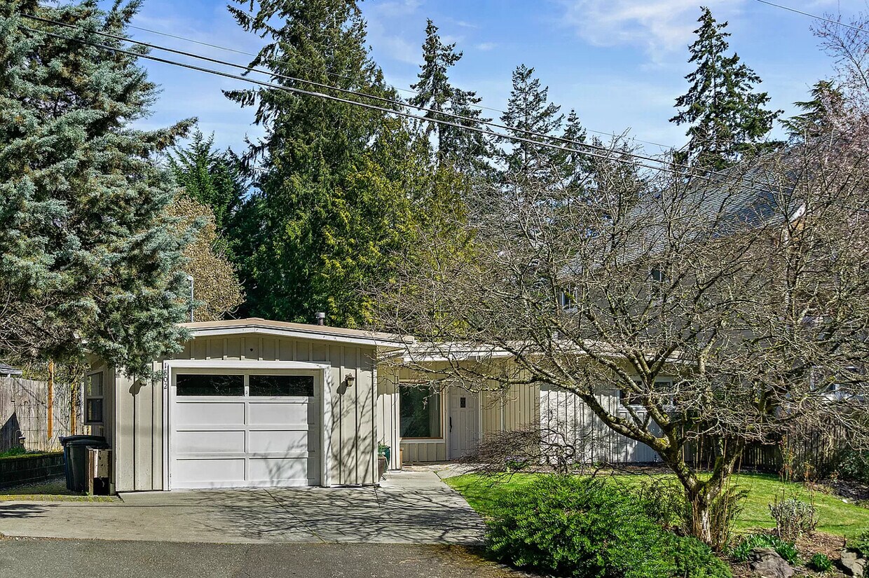 Foto principal - 1802 104th Ave SE