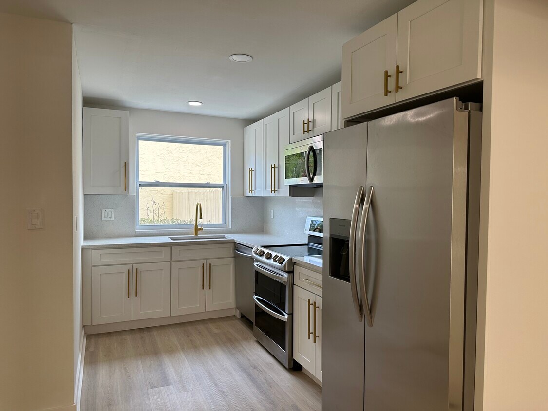 Foto principal - 7514 Bolanos Ct