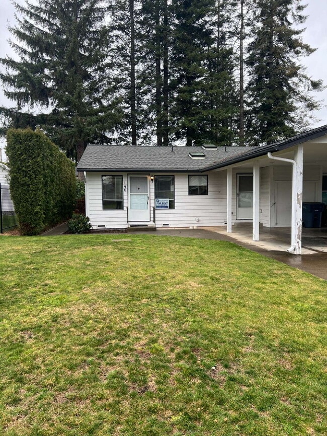Building Photo - Duplex Unit Available for 8/5/2025 Move-In!
