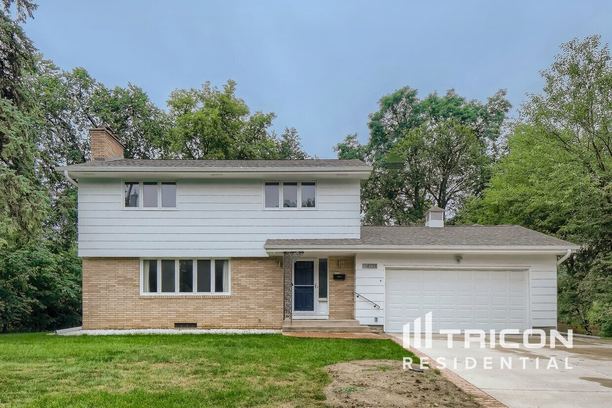 Foto principal - 4721 33rd Ave N