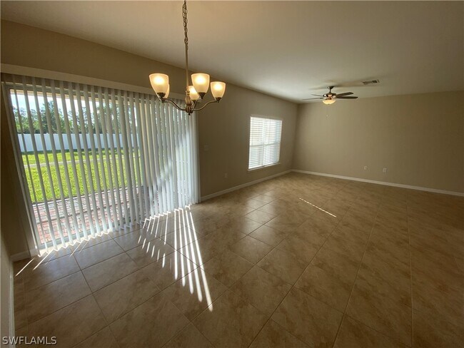 Foto del edificio - 3757 Crofton Court