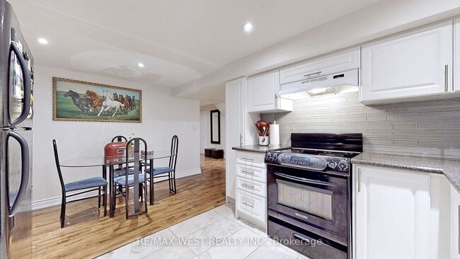 Building Photo - 139 Ranee Av
