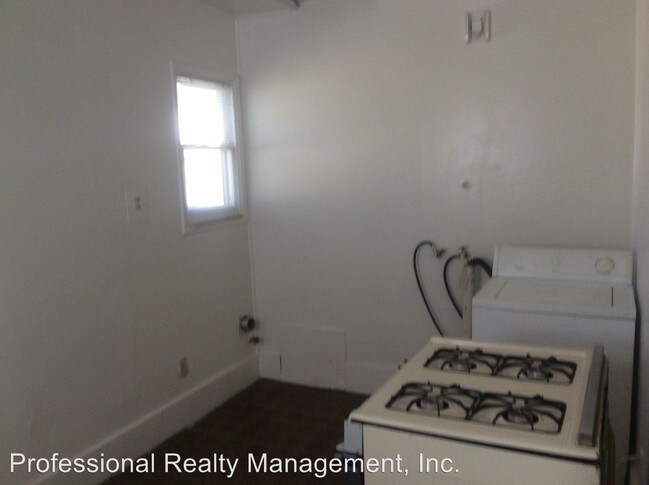 Building Photo - 208 Wilson Ave