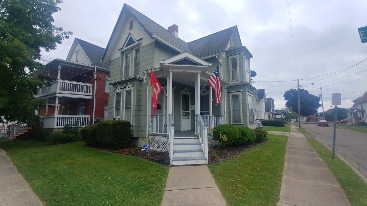 Primary Photo - 29 E Washington St