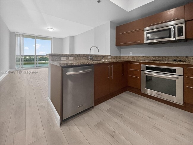 Building Photo - 2681 N Flamingo Rd
