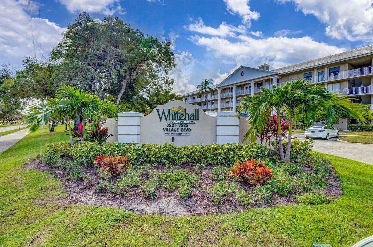 Foto principal - 3511 Village Blvd