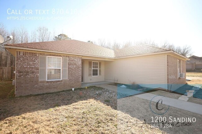 Building Photo - Spacious 3 bedroom/2 bath home - Jonesboro