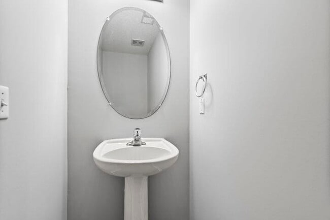 Foto del edificio - 8010 Shadow Oak Dr