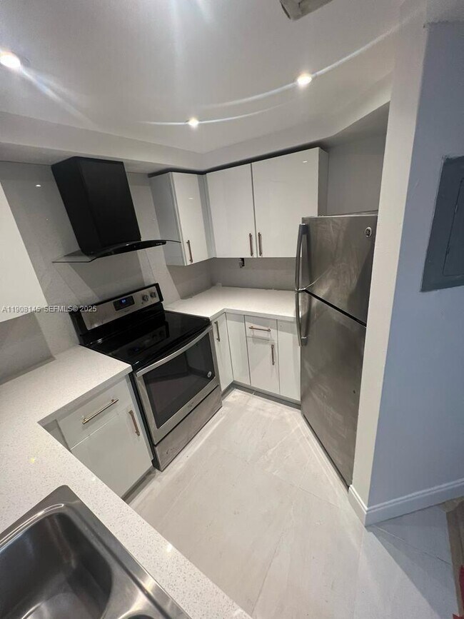 Foto del edificio - 8305 SW 152nd Ave