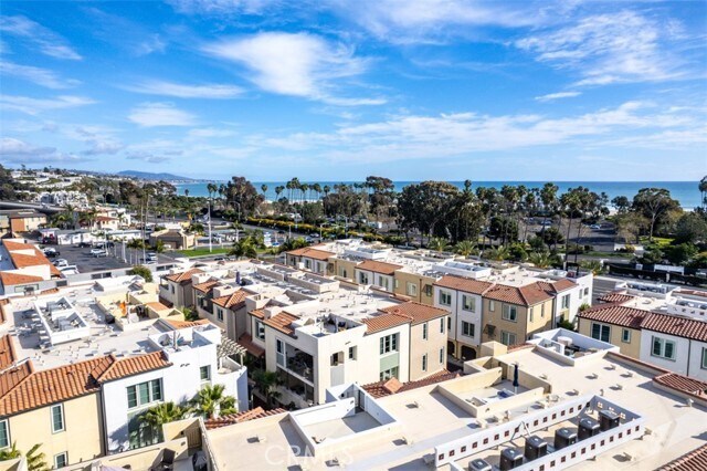Building Photo - 2662 Doheny Way