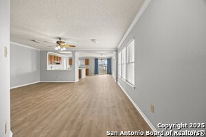 Foto del edificio - 7902 Chestnut Bear Dr