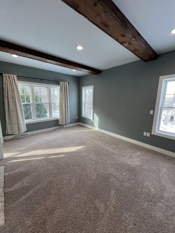 Building Photo - N6802 Rivermor Dr