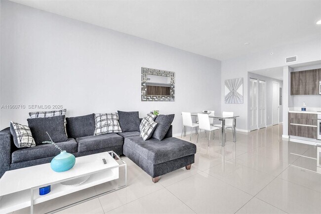 Foto del edificio - 488 NE 18th St