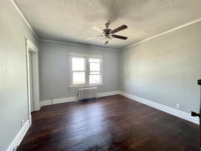 Building Photo - 601 Belknap St