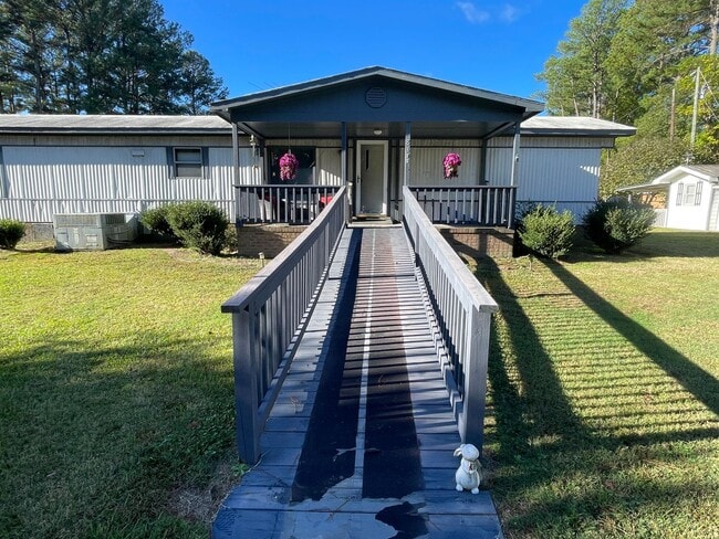 Foto del edificio - Quiet setting between Angier and Fuquay Va...
