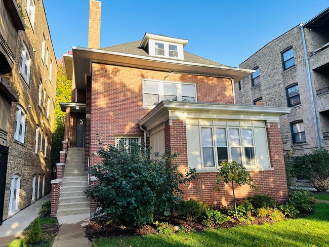 Building Photo - 935 Forest Ave