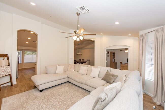 Foto del edificio - 3484 W 14th St