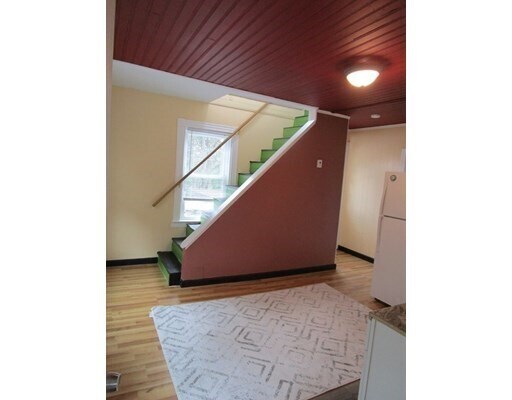 Building Photo - 469 Bridge St