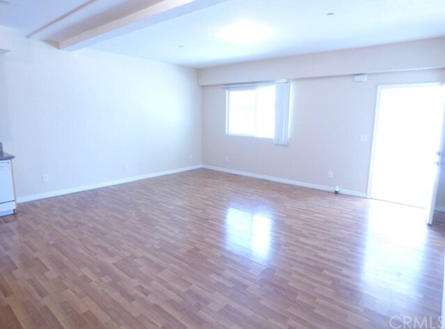 Building Photo - 5241 Riverton Ave