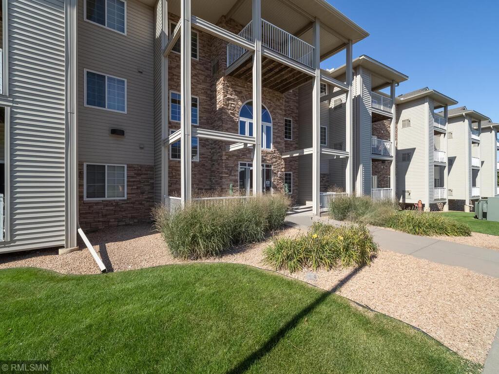 Primary Photo - 1590 Parkwood Dr