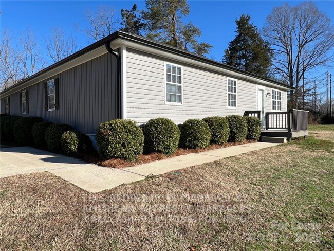 Building Photo - 299 Rustic Rd