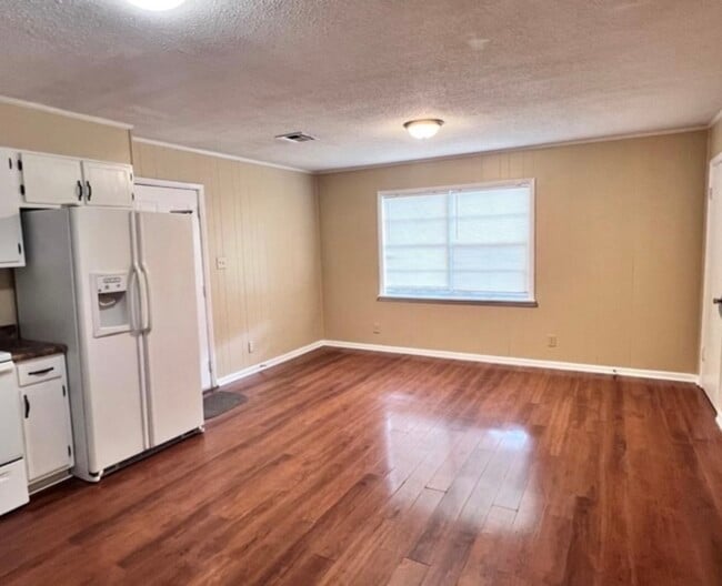 Building Photo - 429 Fieldbrook Dr