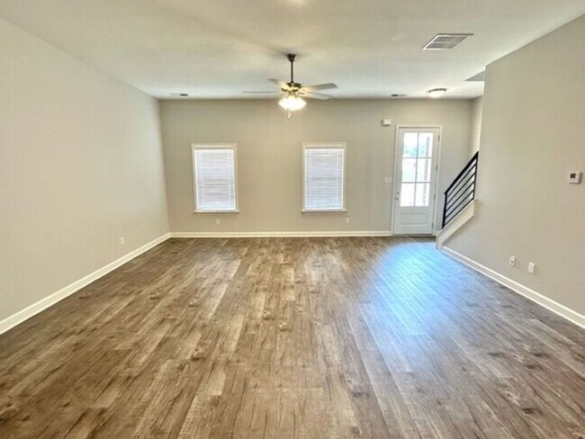Foto del edificio - Now Leasing a 4-Bedroom 2.5 Bath Home in M...