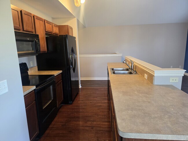 Foto del edificio - 5675 Hampshire Ln
