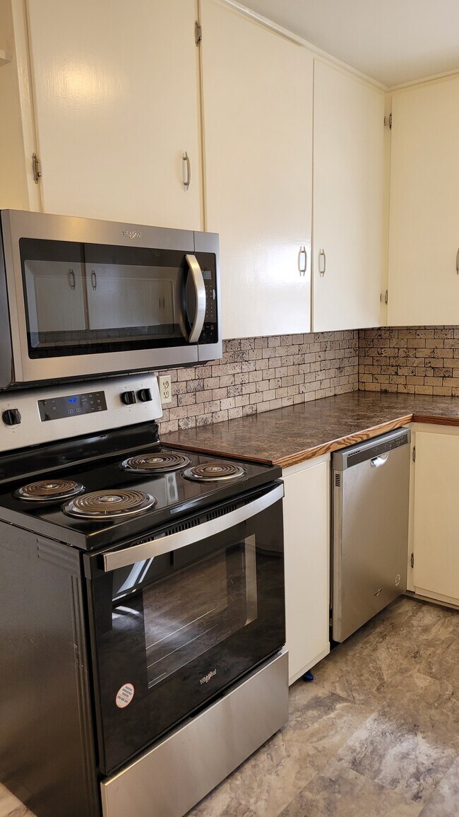Upstairs Kitchen - 3421 Penley Dr