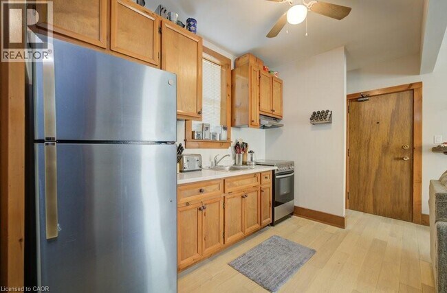 Building Photo - 208 Ottawa Street S