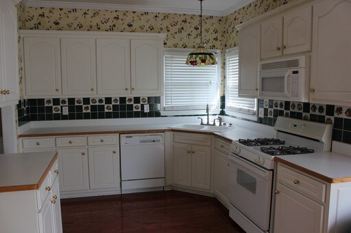 Building Photo - 1435 Holly Manor Dr