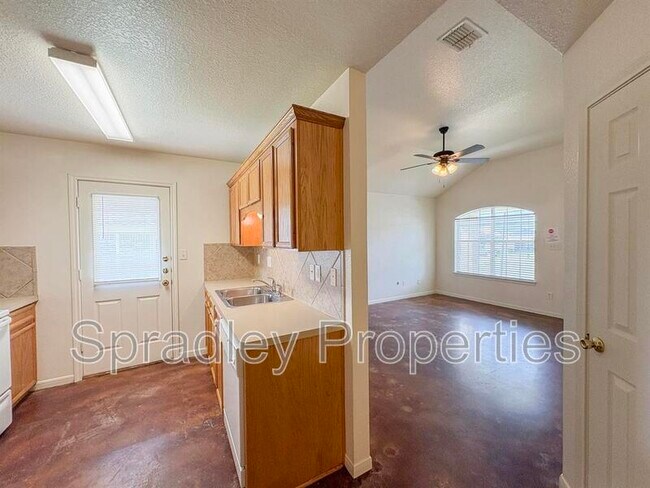 Building Photo - 5508 Luxor Dr