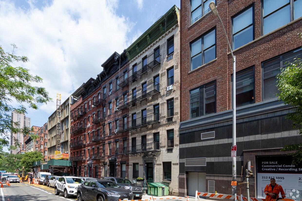 Primary Photo - 431 W 54th St