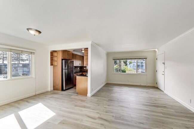 Building Photo - 1549 San Carlos Ave