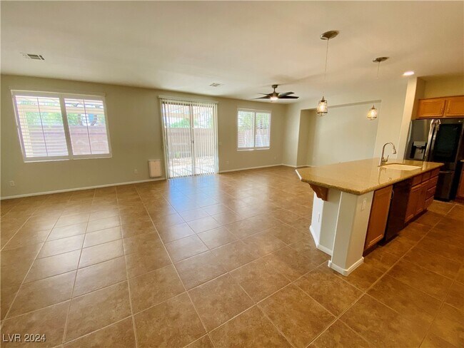 Foto del edificio - 7621 Port Orchard Ave