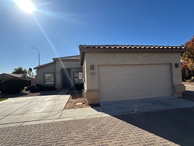 Building Photo - SINGLE LEVEL 3 BEDROOM HOME IN COOPER COMMONS