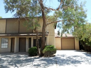 Building Photo - 936 W Perdew Ave