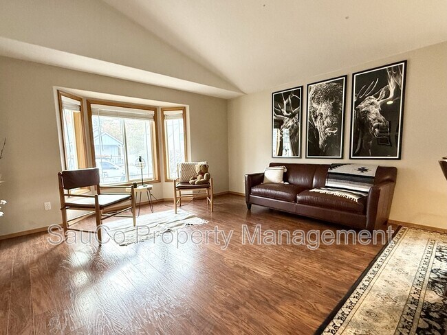 Foto del edificio - 60031 Ridgeway Loop