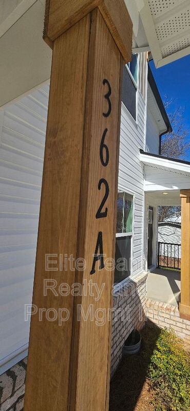 Foto del edificio - 362 W Moore Ave