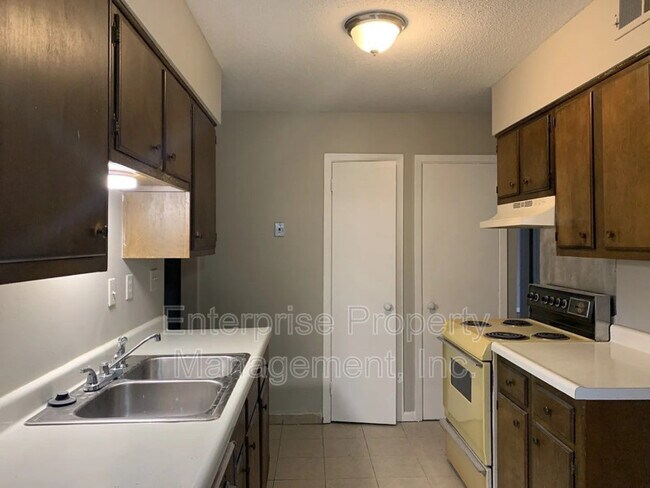 Foto del edificio - 4722 Queens Lace Ct