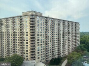 Building Photo - 5225 Pooks Hill Rd