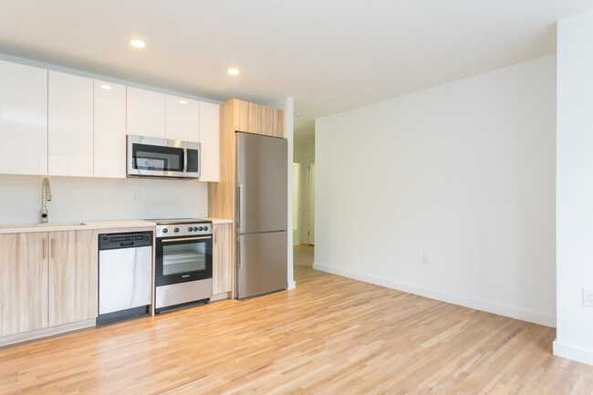 Building Photo - 337 W 30th St