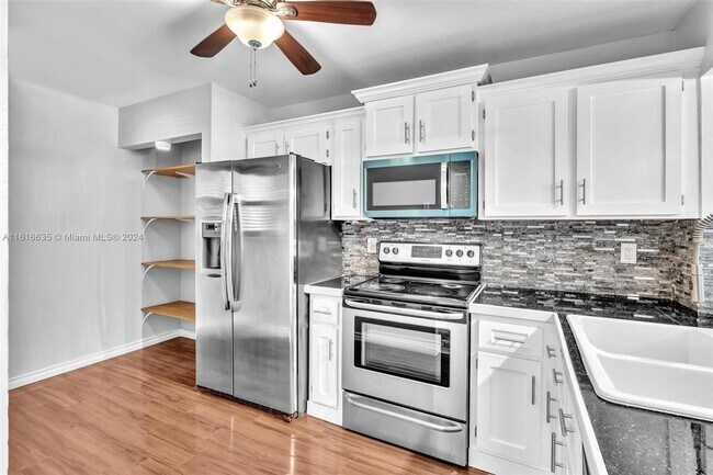 Foto del edificio - 20730 NE 8th Ct