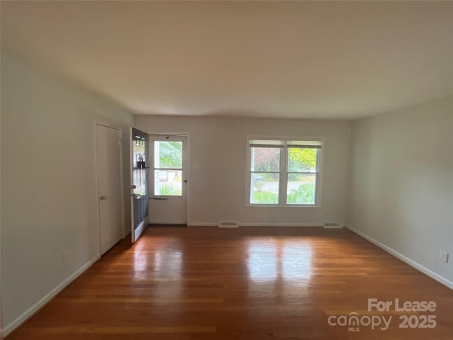 Building Photo - 5319 Winterhaven Dr