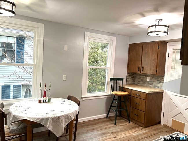 Foto del edificio - 130 Platt Ave