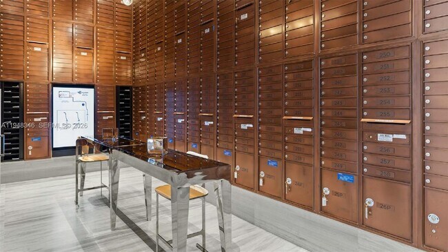 Foto del edificio - 2000 Metropica Wy