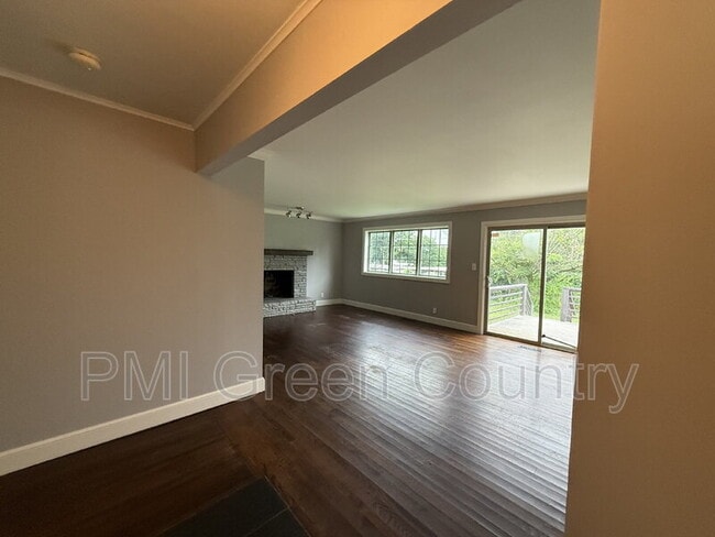 Building Photo - 5428 E 25th Pl