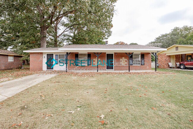 Building Photo - NOW OFFERING $250 OFF FIRST FULL MONTH IF ...